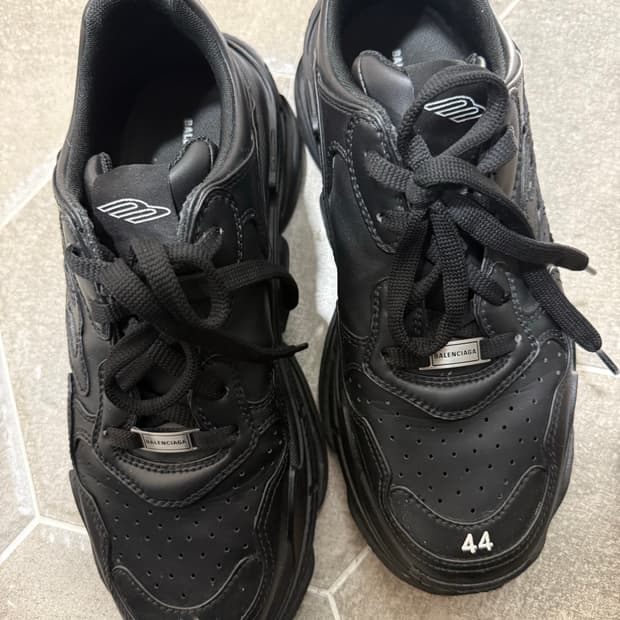 발렌시아가 트리플S 스포티 44 사이즈