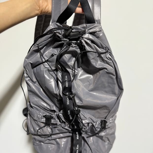 마뗑킴 스트링 백팩 그레이