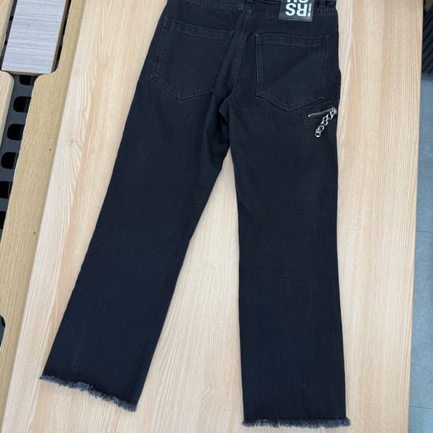 라프시몬스 블랙 데님 팬츠 체인 장식