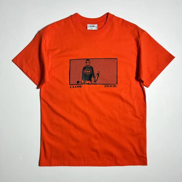 클로즈도어 일러스트 그래픽 오렌지 GOD 반팔 티셔츠 R2954