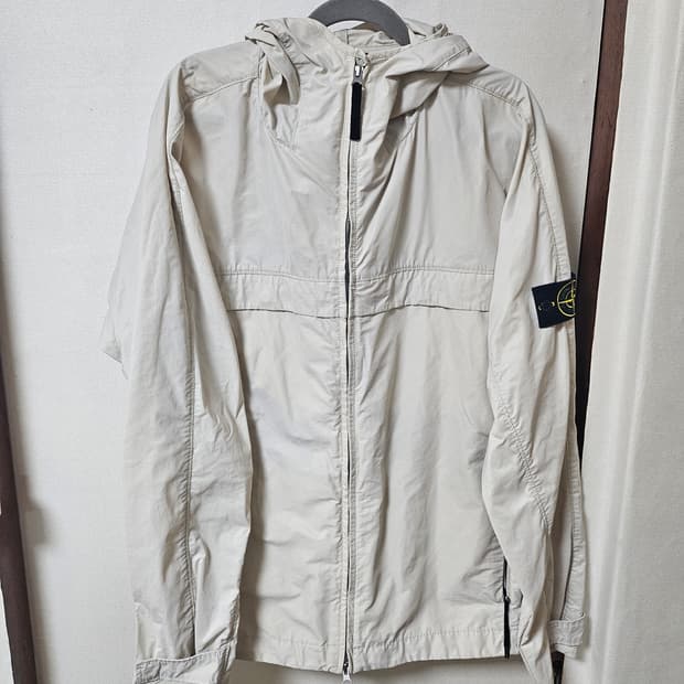 스톤아일랜드 마이크로랩스 바람막이L