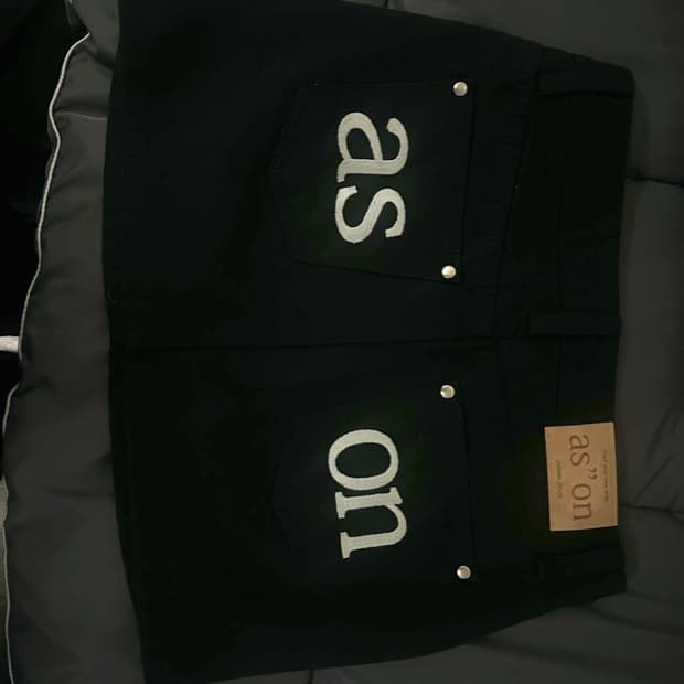 애즈온 치마s 로고 스커트 (m교환도 받음)