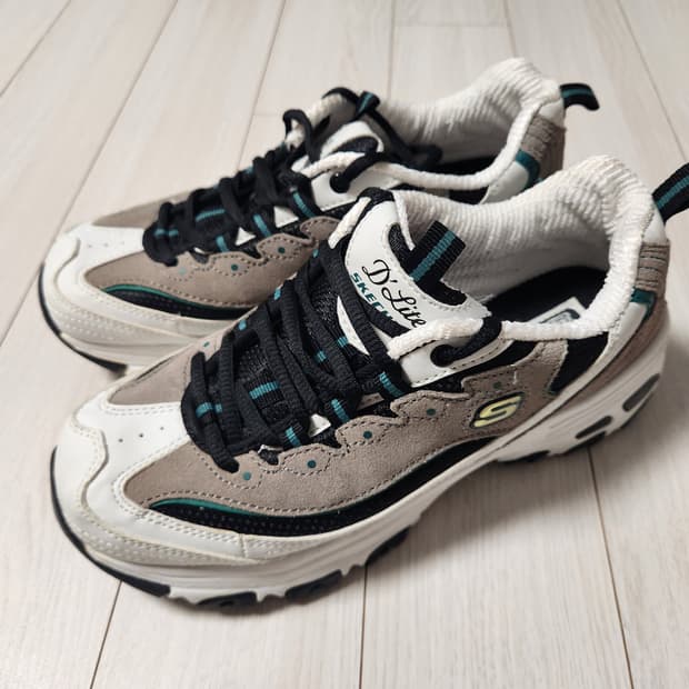 새상품급)스케쳐스 D'Lites 운동화 화이트/그레이 사이즈240

