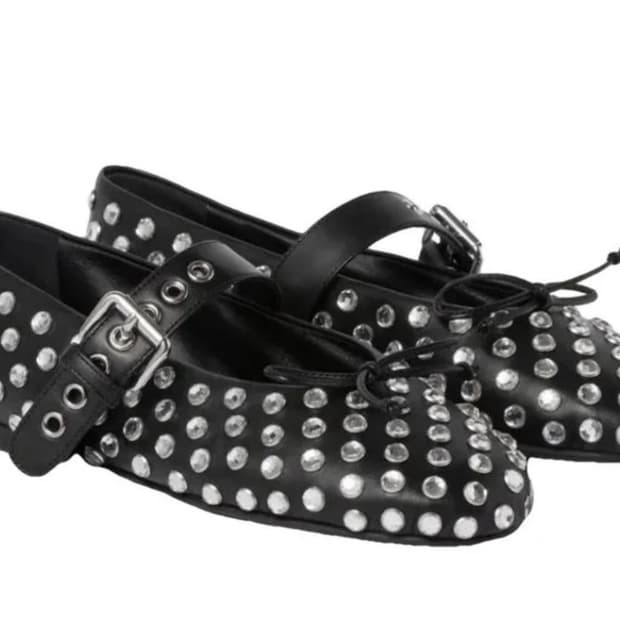 미우미우 레더 발레리나 플랫슈즈