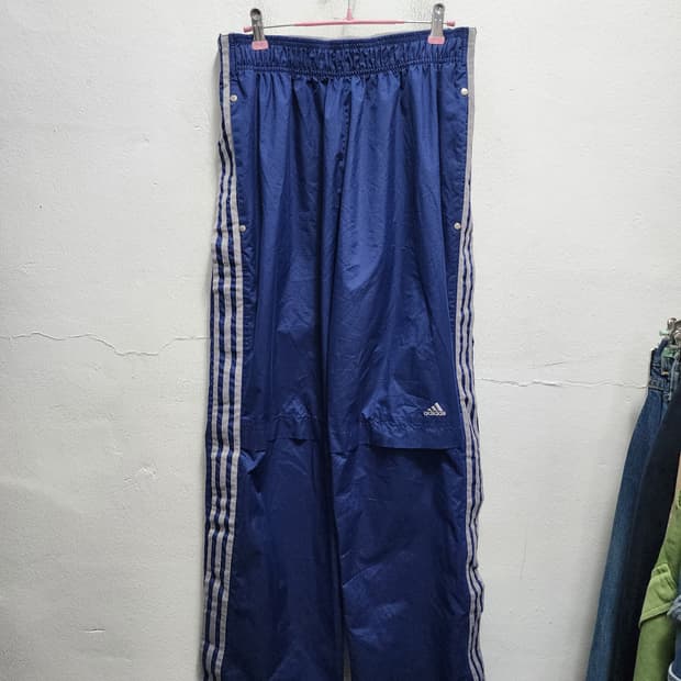 아디다스 올드스쿨 옆면절개 스냅단추 와이드팬츠