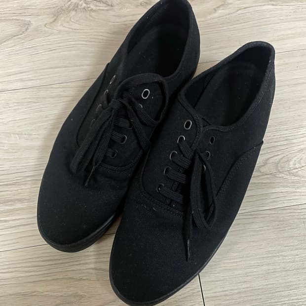 무인양품 검정 스니커즈 260