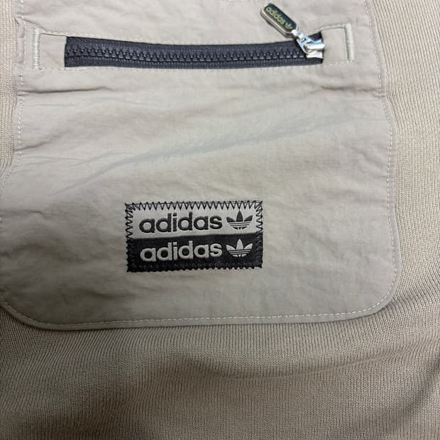 아디다스 맨투맨