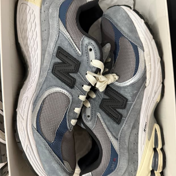 뉴발란스 자운드 2002r