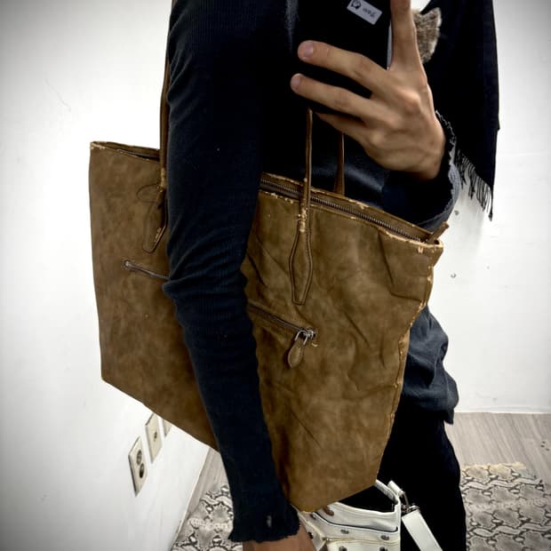 “FUGA” Minimal Brown Leather Bag