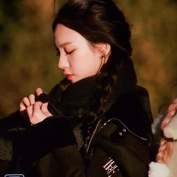 티유알이 카리나 무스탕 ture 오브이