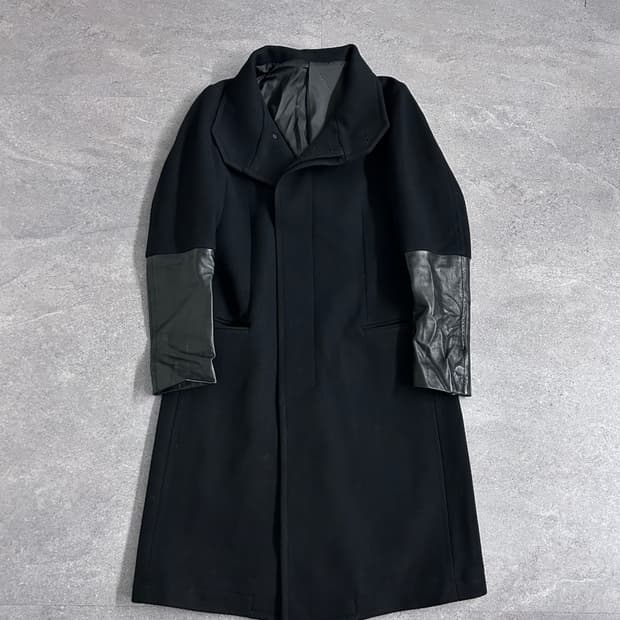 지오 송지오 하이넥 레더 슬리브 울 코트