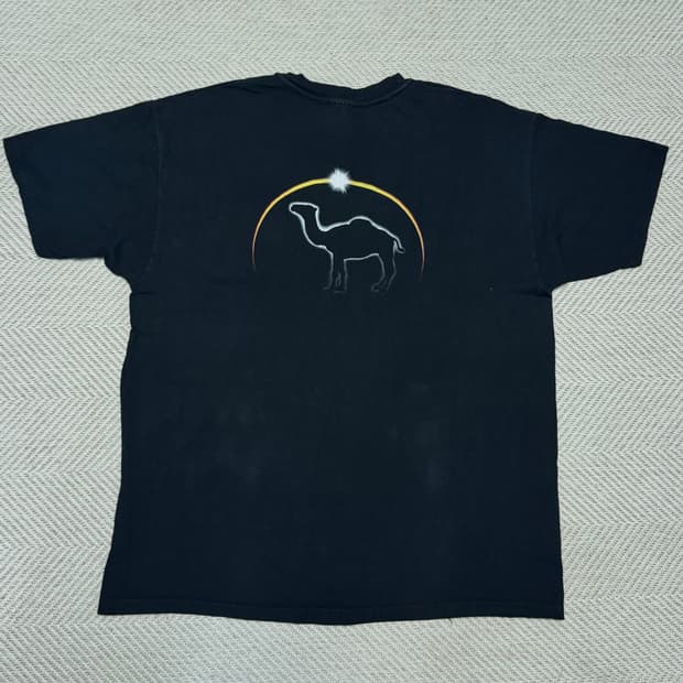 (XL) 9Os 카멜 프로모 이클립스 포켓 티셔츠