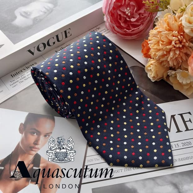 아쿠아스큐텀 실크 네이비 도트 패턴 넥타이 9.7cm A등급 K2572