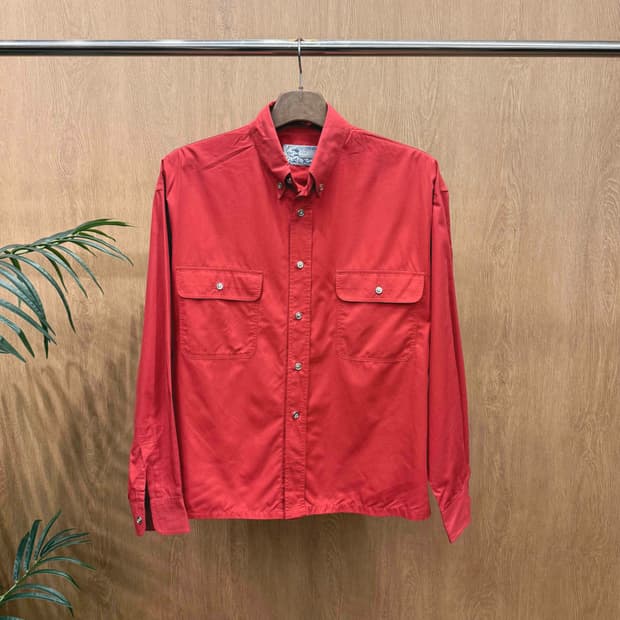 겐조 더블 포켓 셔츠 버튼 다운 카라 디테일 볼드 컬러 레드