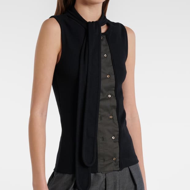 [XS,S,M]르메르 26ss 스카프 슬리브리스 니트 탑/블랙