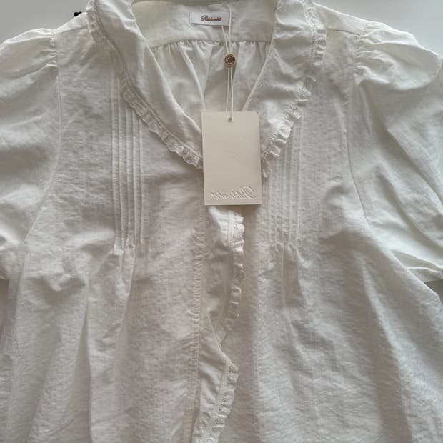 리본빛 rosie ruffle blouse