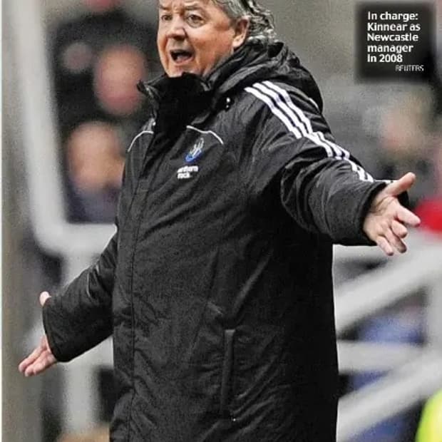 08-09 뉴캐슬 유나이티드 패딩 재킷 S