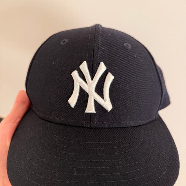 에임레온도르 뉴에라 네이비 캡