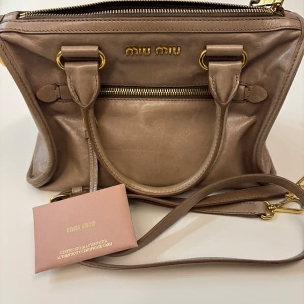 미우미우 보우백