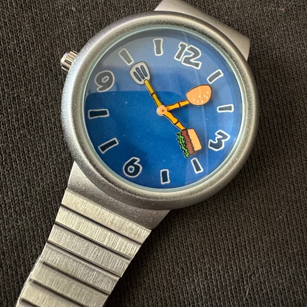 스폰지밥 시계(게살버거)