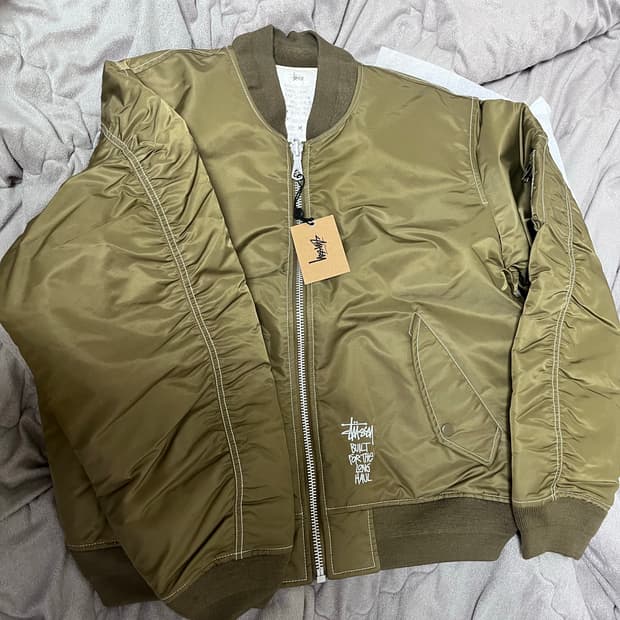 [M] 스투시 빌트 리버시블 봄버 브라운 새상품