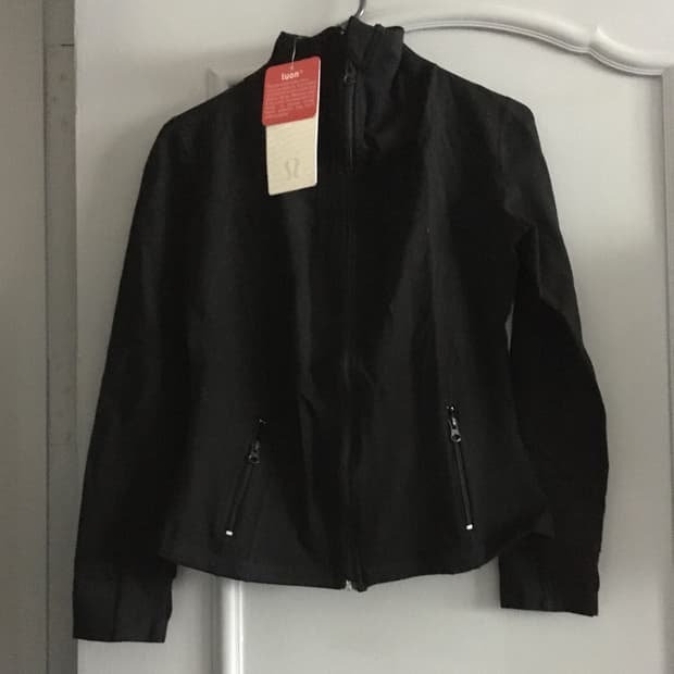 룰루레몬 디파인 자켓 택그대로 미사용 새상품 4사이즈
