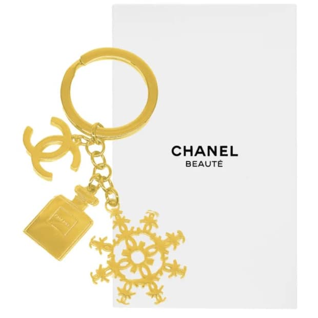샤넬(CHANEL) 눈꽃 참 키링 (새제품)