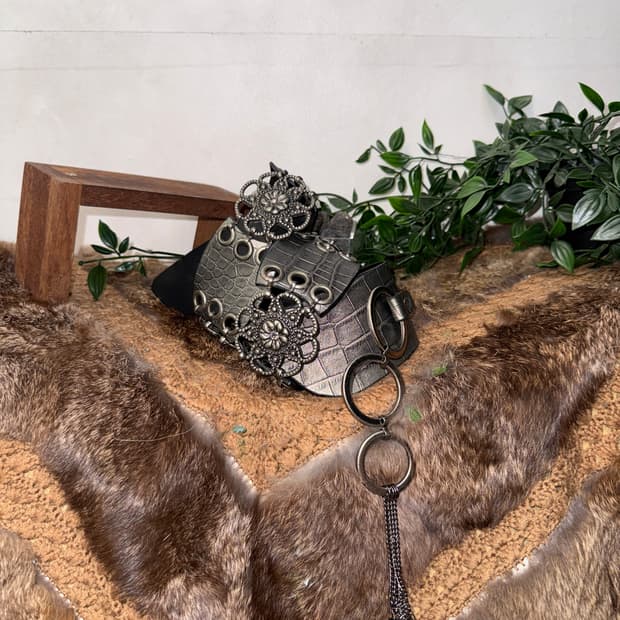 Metal silver python flower chain belt