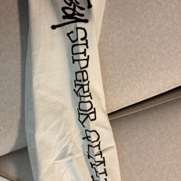 스투시 슈페리어 퀄리티 피그먼트 다이드 롱슬리브 내추럴