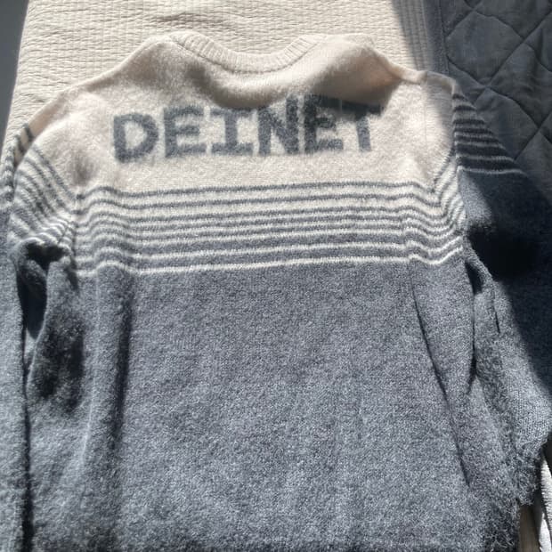 다이닛 DEINET 티라미수 스트라이프 니트