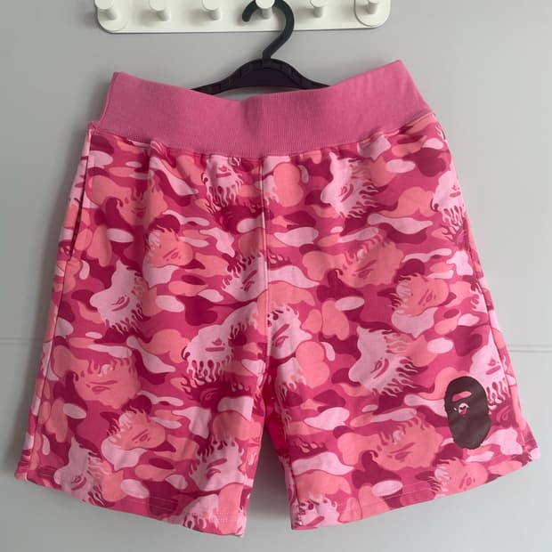 베이프 반바지 팔아요