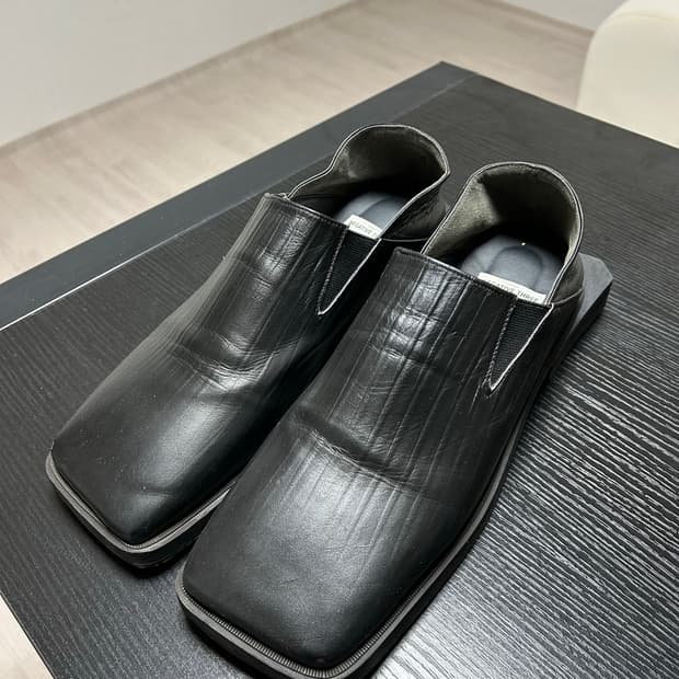 네거티브쓰리 플리츠로퍼