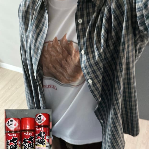 유니클로 UT 미요시노 교자 티셔츠 L