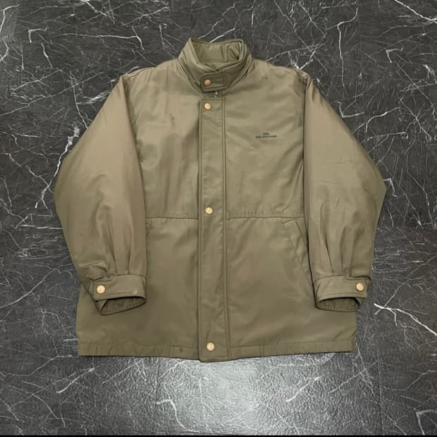 발렌시아가 하이 넥로고 점퍼자켓 (분리 합체 가능)