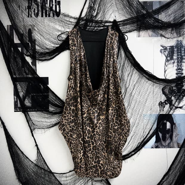 Snake pattern sleeveless