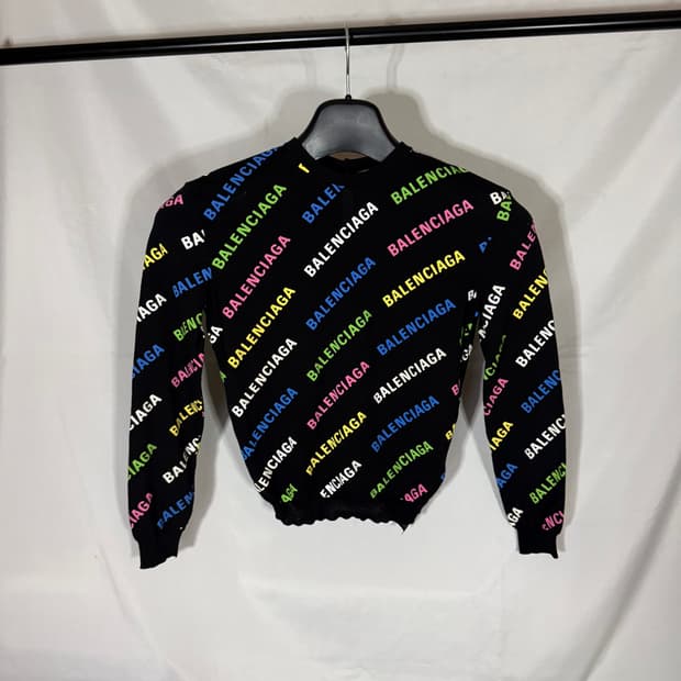 발렌시아가 멀티컬러 로고 올오버 니트 스웨터