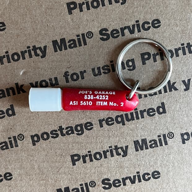 90s vtg Joe’s Garage Keyring
