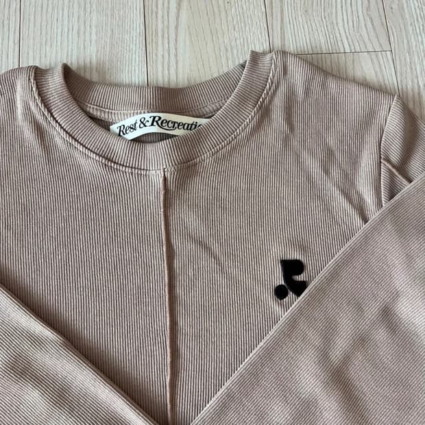 레스트앤레크레이션 긴팔 티셔츠 베이지컬러