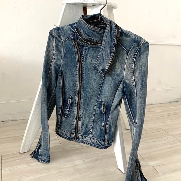 Y2K Collared zip-detail denim jacket