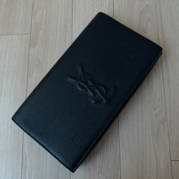 생로랑 벨 드 쥬르 카프스킨 클러치 백 블랙