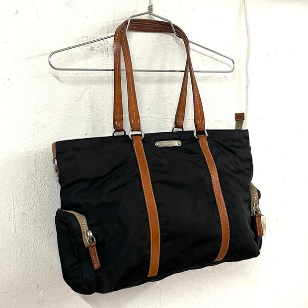 미우미우 93 아카이브 나일론 레더 숄더백