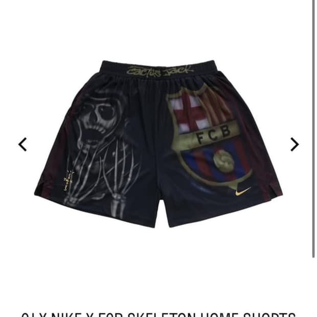 트레비스 스캇 x 바르셀로나 반바지 미개봉 (L)