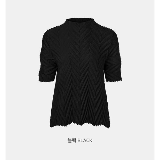 플리츠미 그레인 쉐브론 숏슬리브 블라우스 (정가12.9) 비닐채 새상품