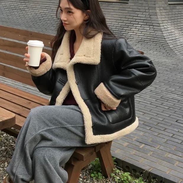 프리버07 하이넥 레더 무스탕 블랙