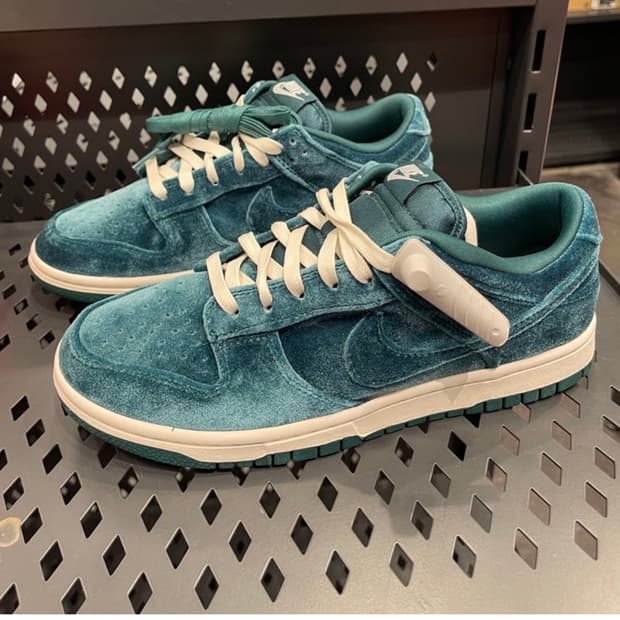 나이키덩크로우벨벗