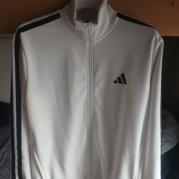 아디다스 트랙탑 흰색