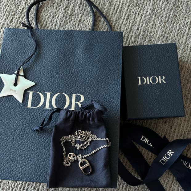 디올 Dior8 펜던트 네클리스 목걸이