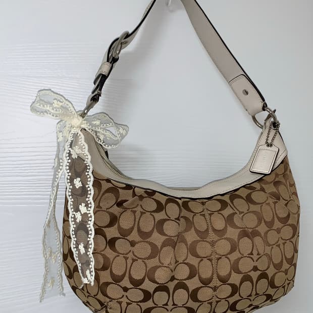 Coach withe y2k shoulder bag