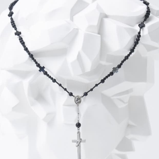 GOZERUFO 블랙 비즈 십자가 묵주 목걸이