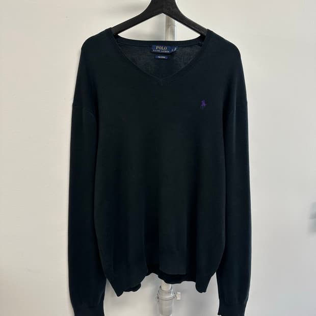 폴로 피마코튼 로고 브이넥 니트